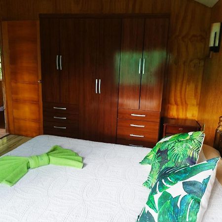 Hostal Avareipua Hanga Roa Exteriör bild