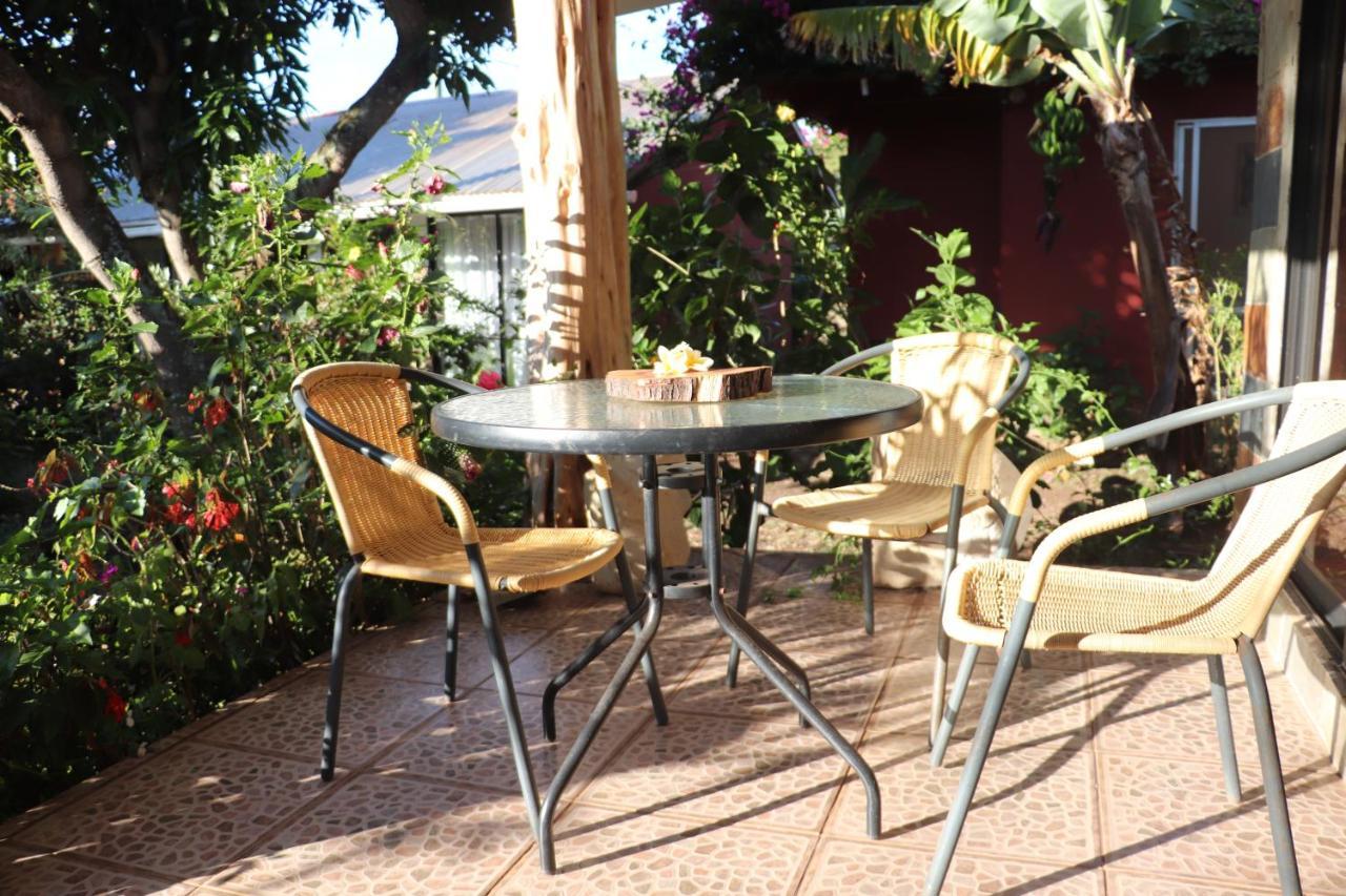 Hostal Avareipua Hanga Roa Exteriör bild