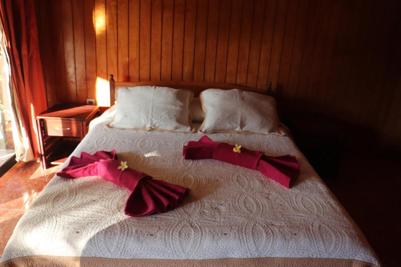 Hostal Avareipua Hanga Roa Exteriör bild