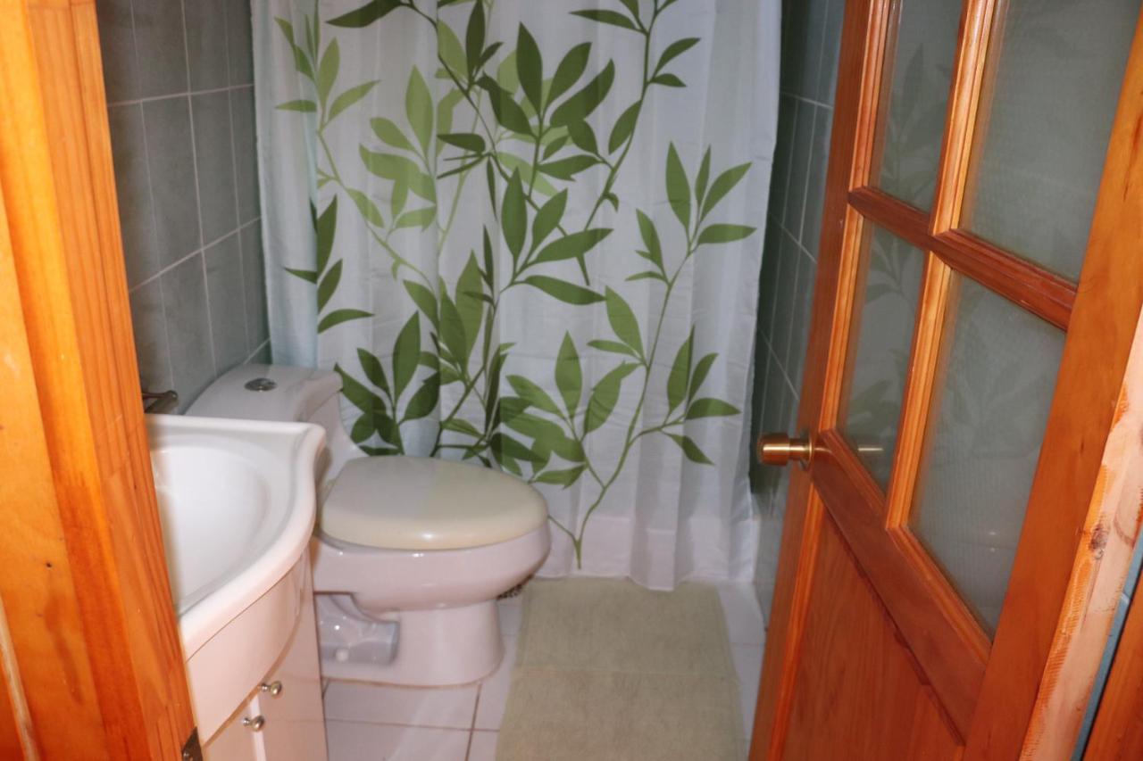 Hostal Avareipua Hanga Roa Exteriör bild