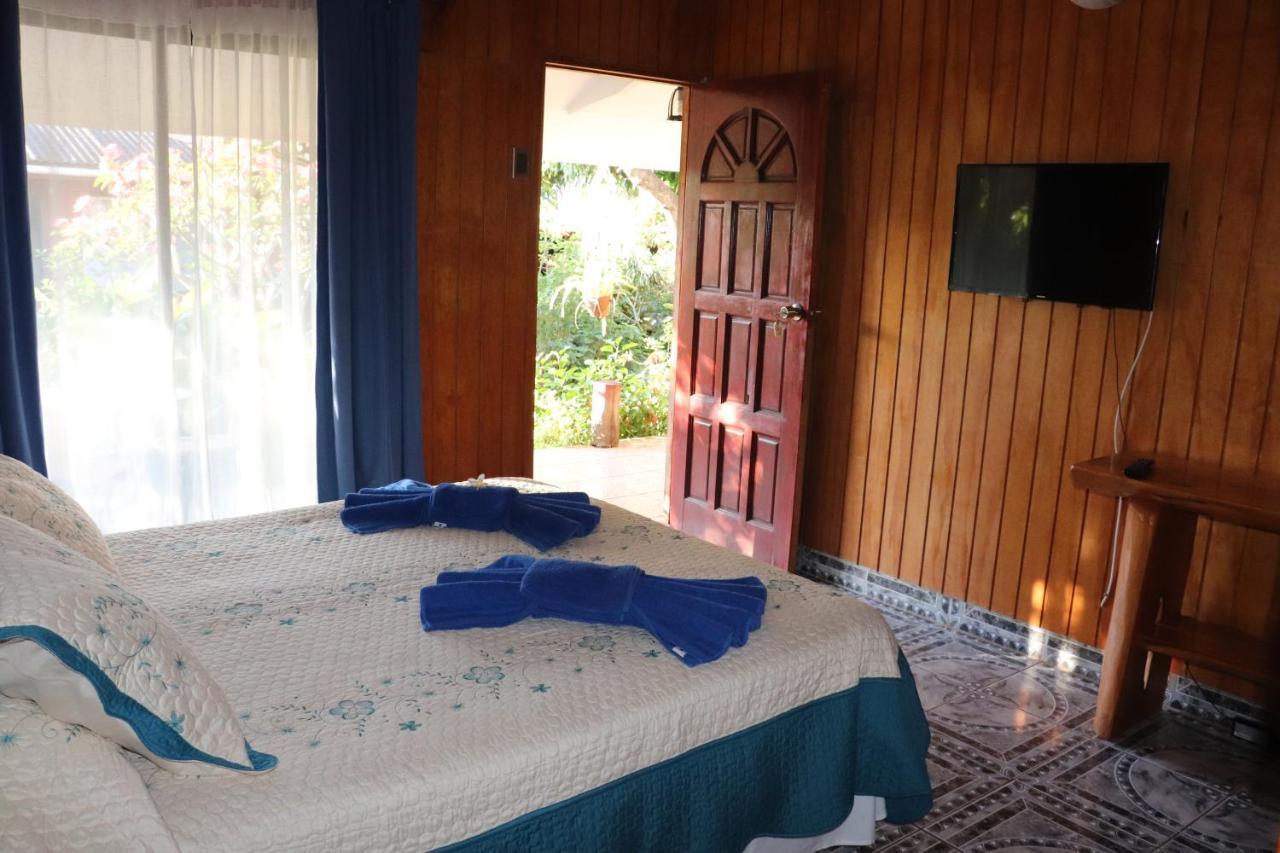 Hostal Avareipua Hanga Roa Exteriör bild