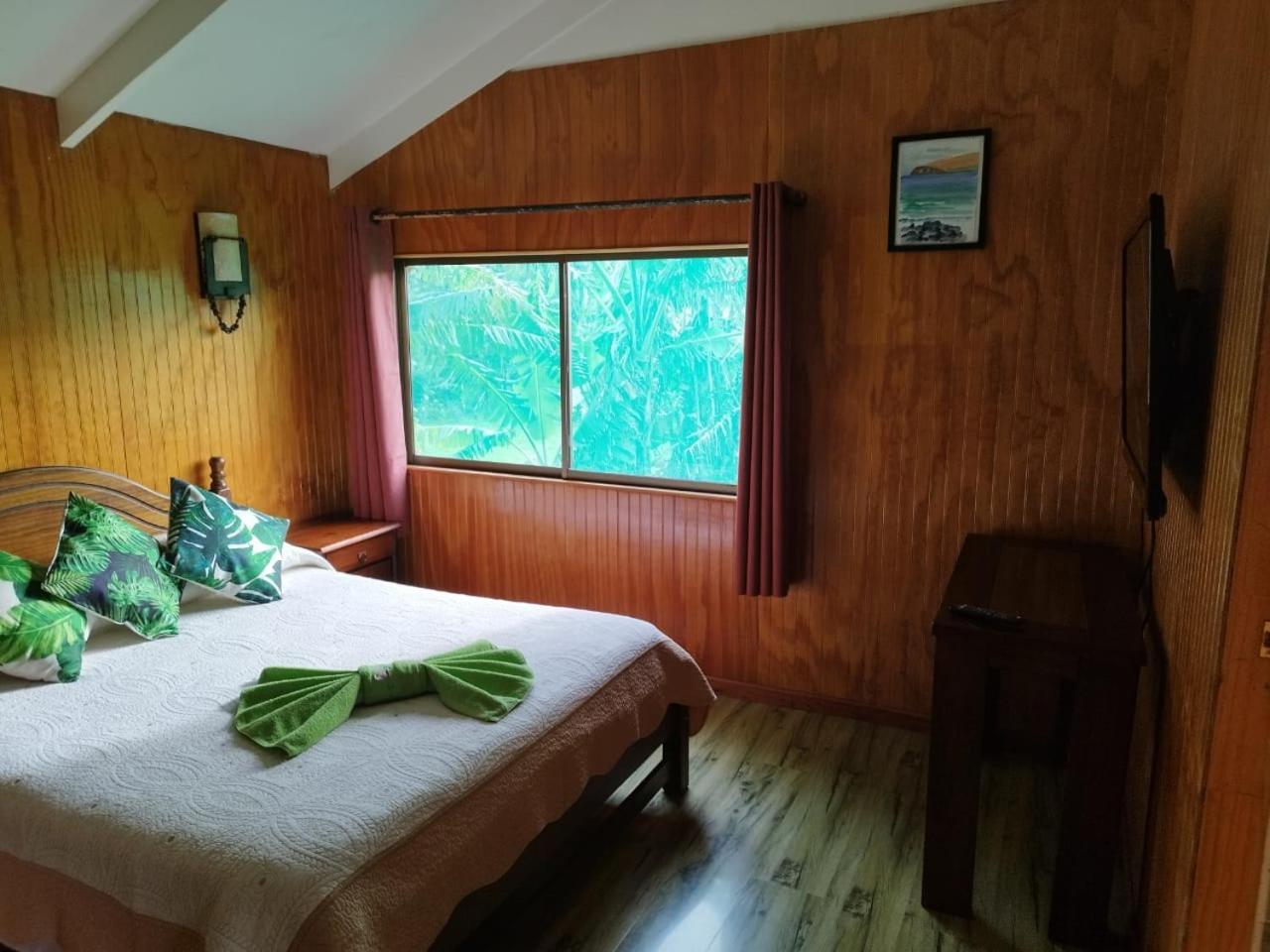 Hostal Avareipua Hanga Roa Exteriör bild